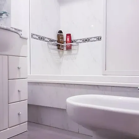 Completo Con Parking Privado Y Wifi En San Roque Apartment *