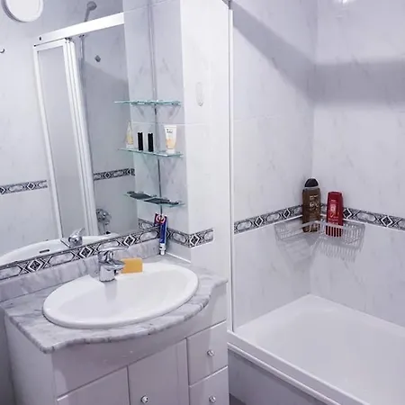 Apartment Completo Con Parking Privado Y Wifi En San Roque *